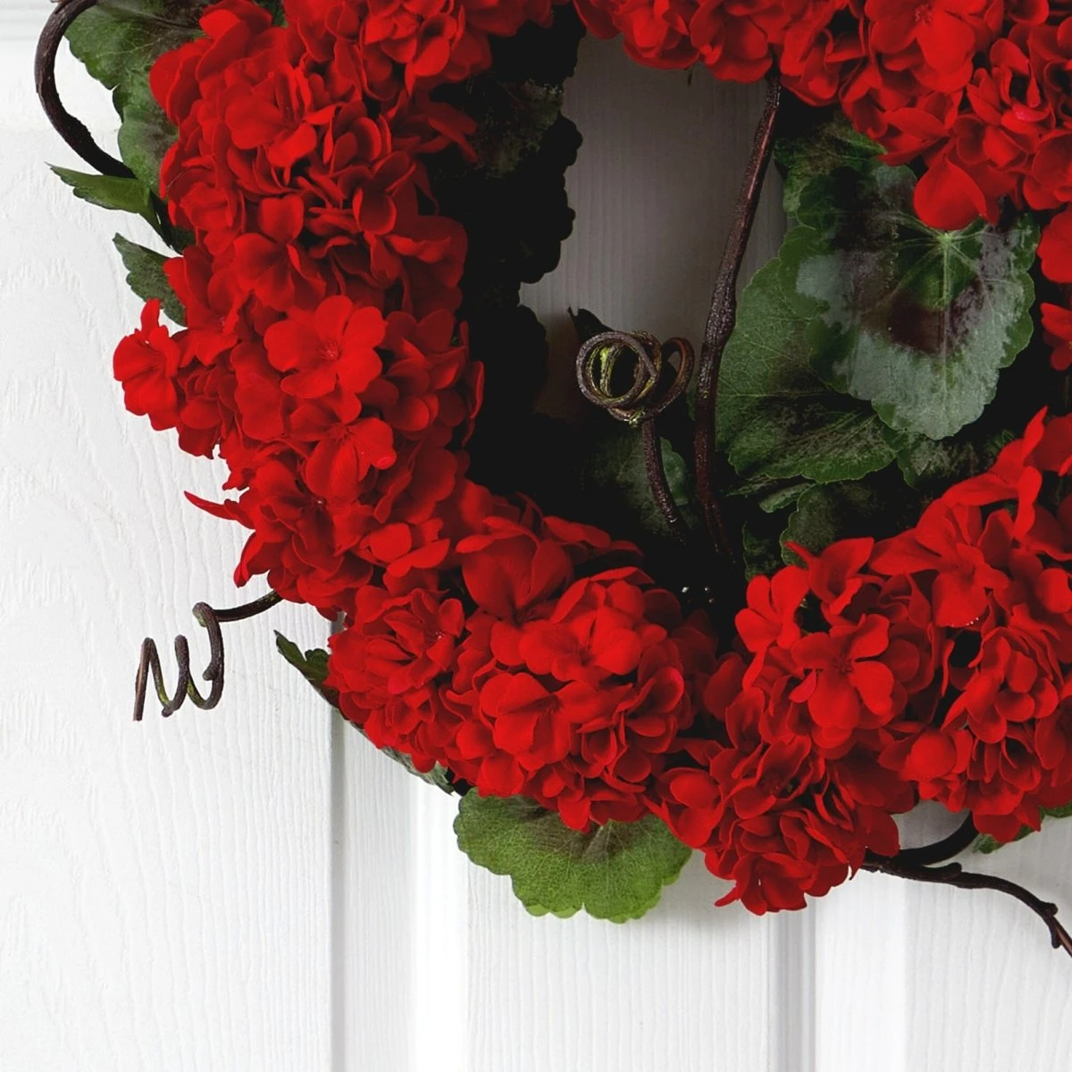 17-in Artificial Geranium Wreath | Bold Floral Door Décor 4 17-in Artificial Geranium Wreath | Bold Floral Door Décor - Image 2