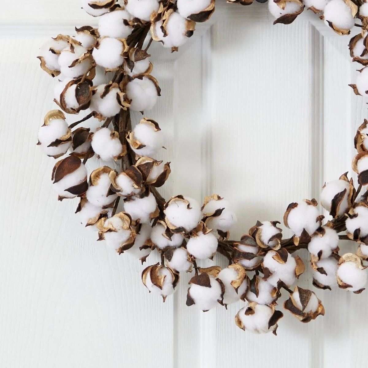 20-in Cotton Ball Wreath | Soft, Elegant Bedroom Décor 4 20-in Cotton Ball Wreath | Soft, Elegant Bedroom Décor - Image 2
