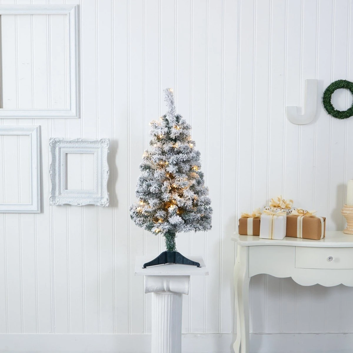 3-ft Flocked Rock Springs Spruce Artificial Christmas Tree With 50 LED Lights 8 3-ft Flocked Rock Springs Spruce Artificial Christmas Tree With 50 LED Lights - Image 6