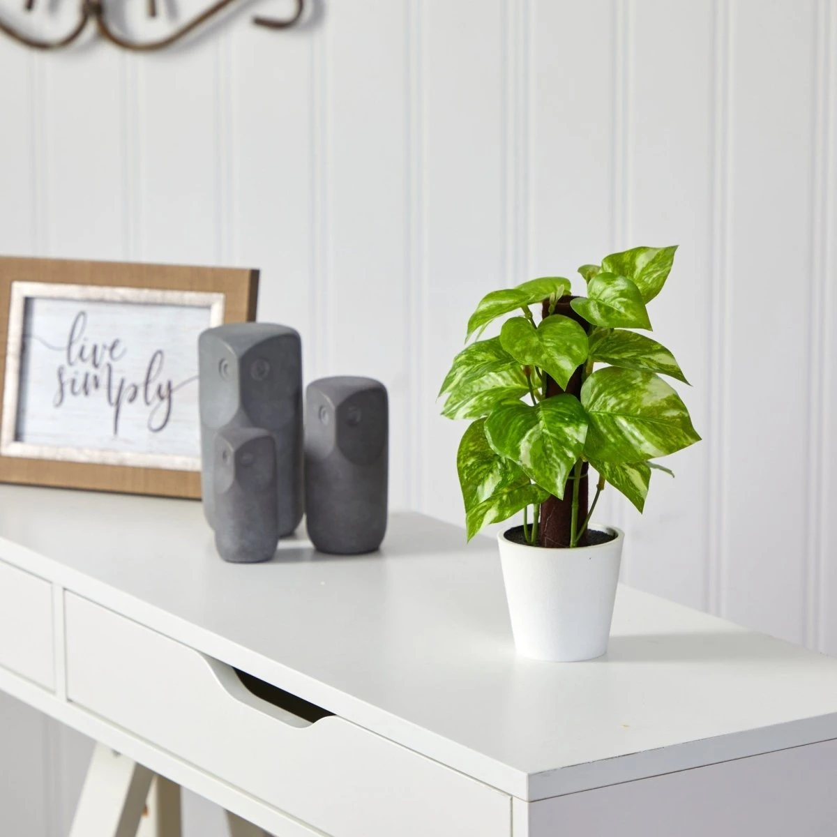 9-in Artificial Pothos Plant In White Planter (Real Touch) 5 9-in Artificial Pothos Plant In White Planter (Real Touch) - Image 3