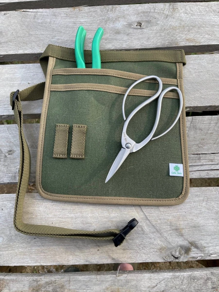 Garden Gift Box - The Sharps (Pruners, Scissors And Belt) 3 Garden Gift Box - The Sharps (Pruners, Scissors And Belt)