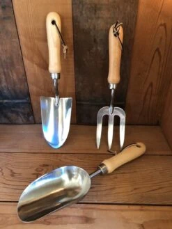 Garden Hand Tool Set - Hardwood And Stainless -Eds Plant Shop garden hand tool set hardwood and stainless 954375