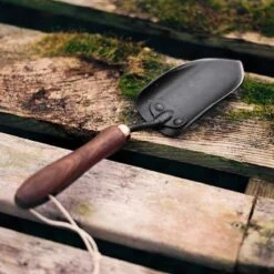 Barebones Spade Garden Hand Trowel – Built For Everyday Gardeners -Eds Plant Shop spade garden hand trowel 102312