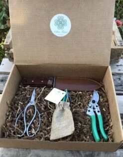 The Ultimate Gardeners Tool Gift Box -Eds Plant Shop the ultimate gardeners tool gift box 786055